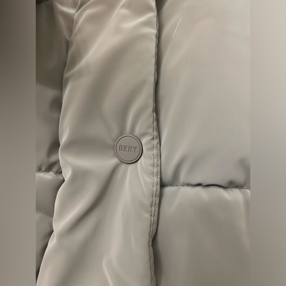 DKNY Women's Down Hooded Puffer Coat Size XSmall Color: Thistle - Picture 10 of 10